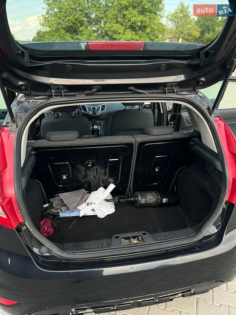 2011 Ford Fiesta - мініатюра 12