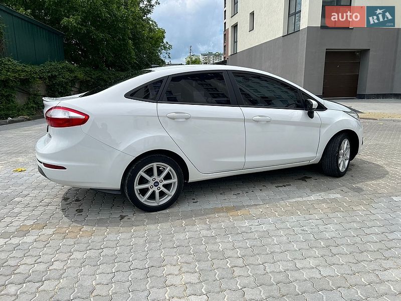 Седан Ford Fiesta 2019 в Івано-Франківську