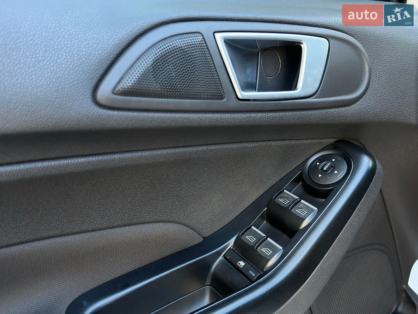 2015 Ford Fiesta - мініатюра 15