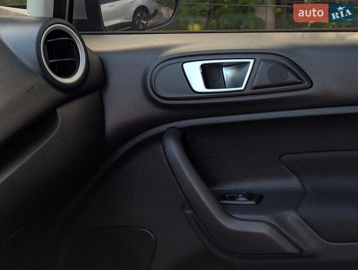 2016 Ford Fiesta - мініатюра 35