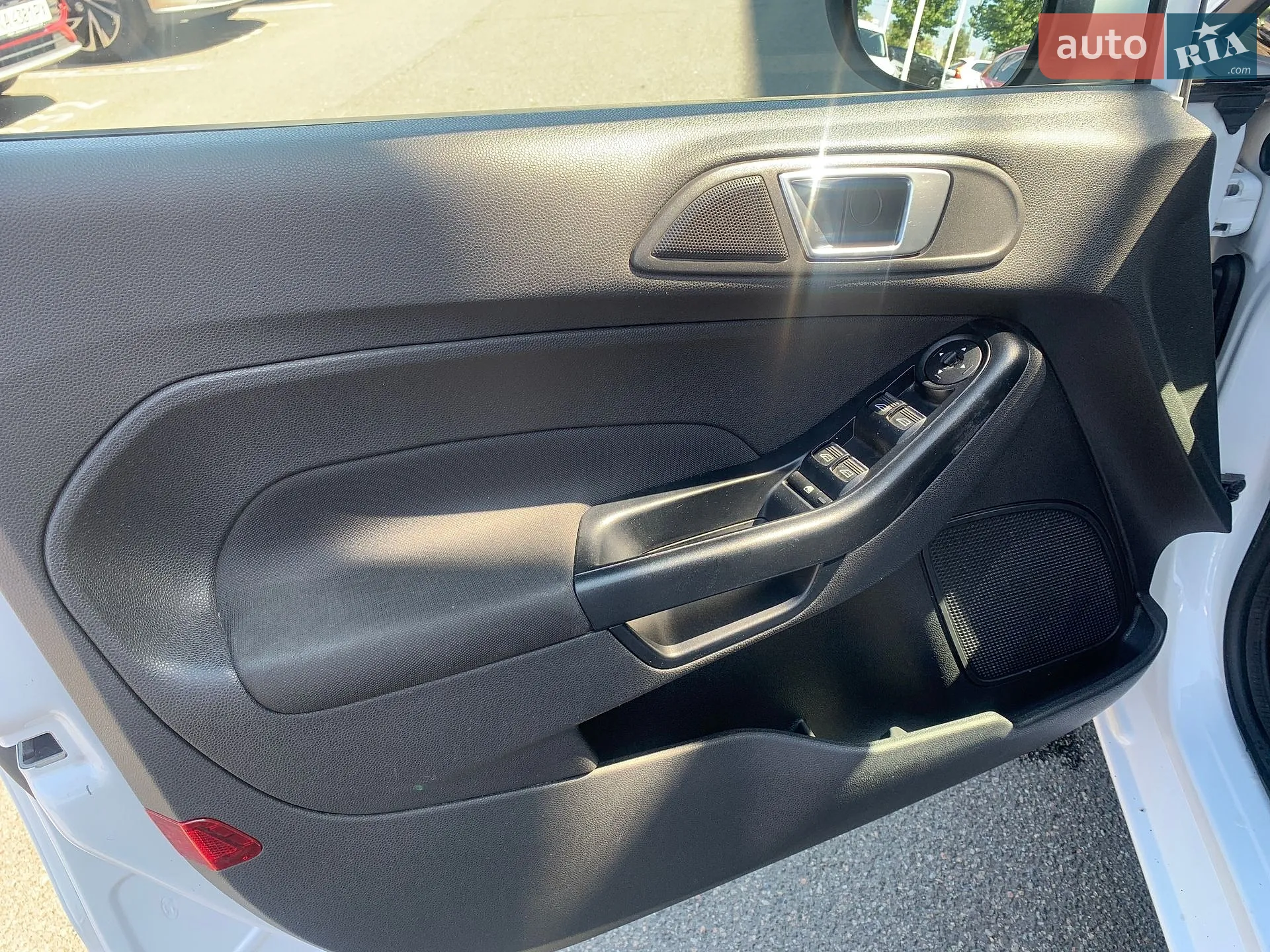 2017 Ford Fiesta - мініатюра 28