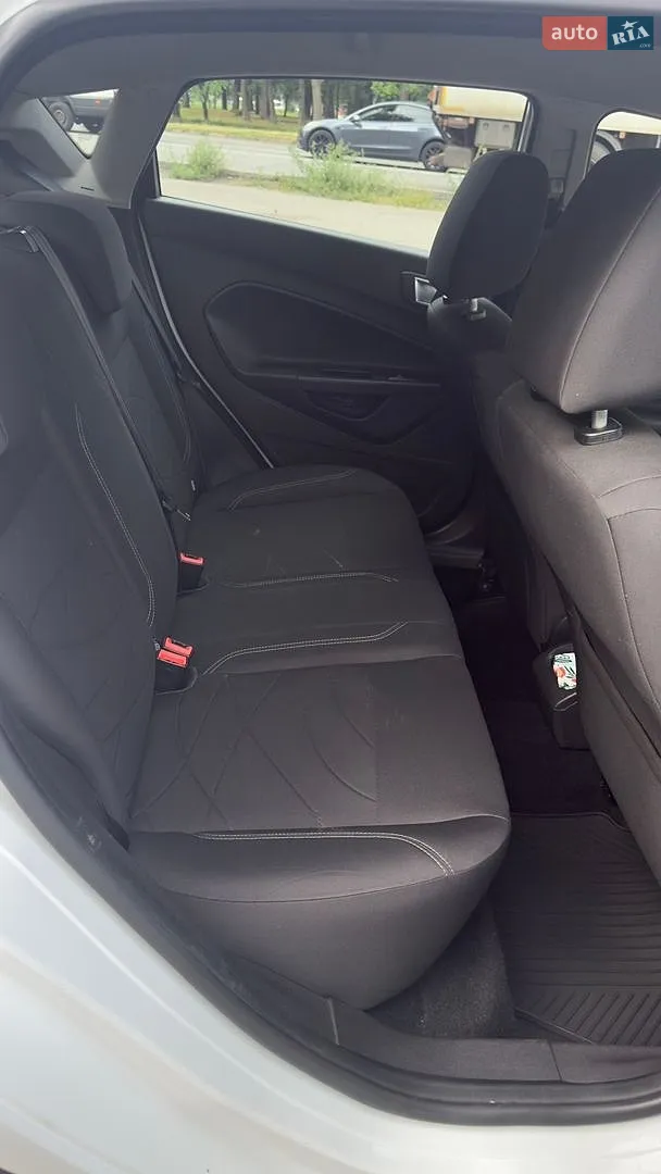 2013 Ford Fiesta - мініатюра 10