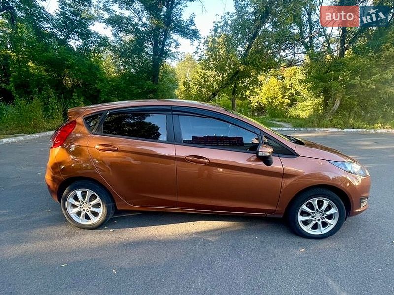 Хетчбек Ford Fiesta 2013 в Дніпрі