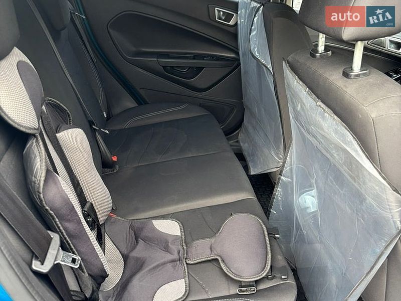 Хэтчбек Ford Fiesta 2016 в Киеве
