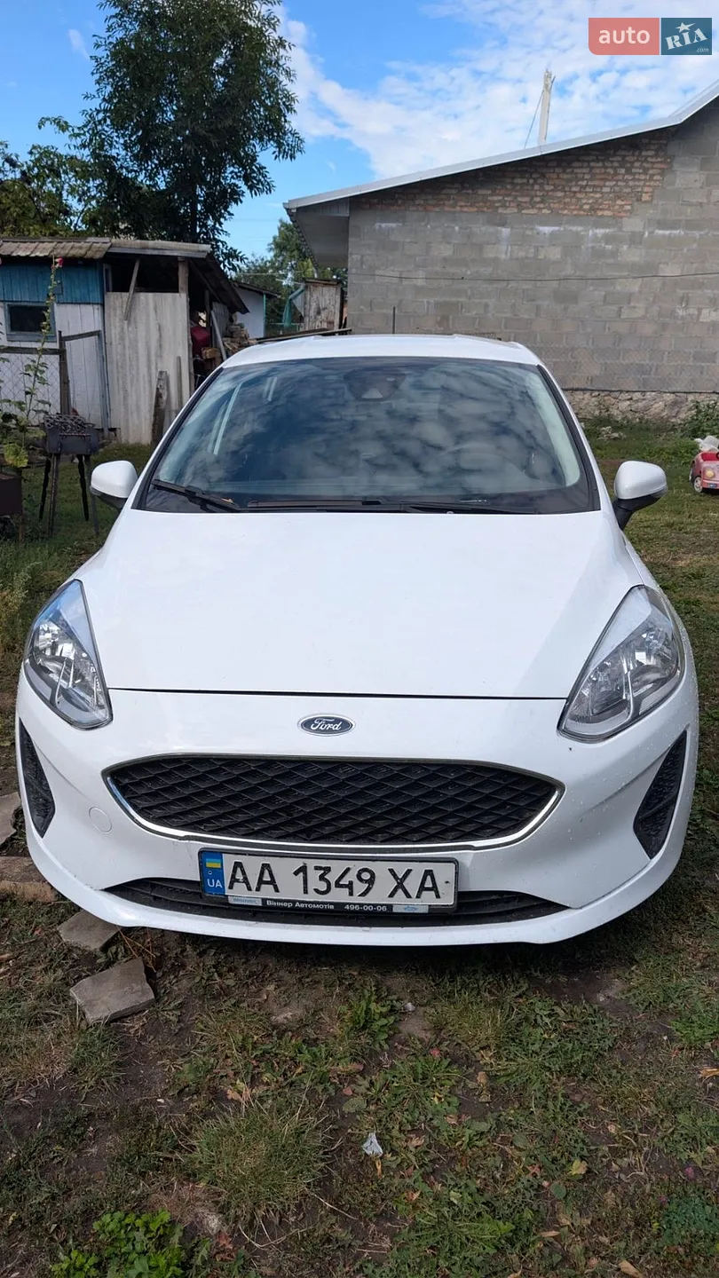2018 Ford Fiesta - фото 1