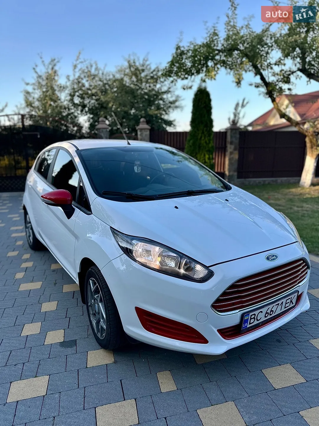 2015 Ford Fiesta - фото 1