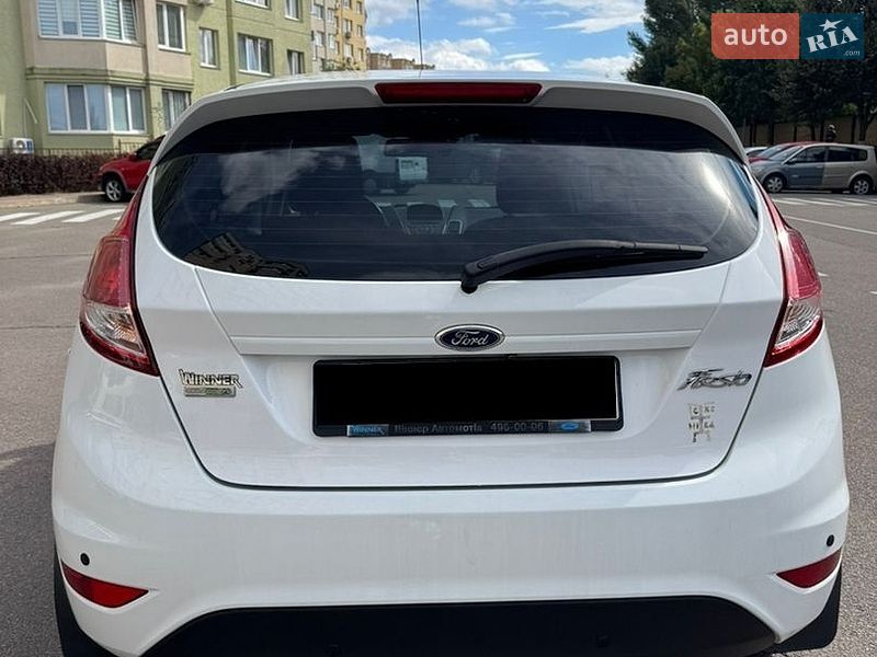 Хэтчбек Ford Fiesta 2016 в Киеве