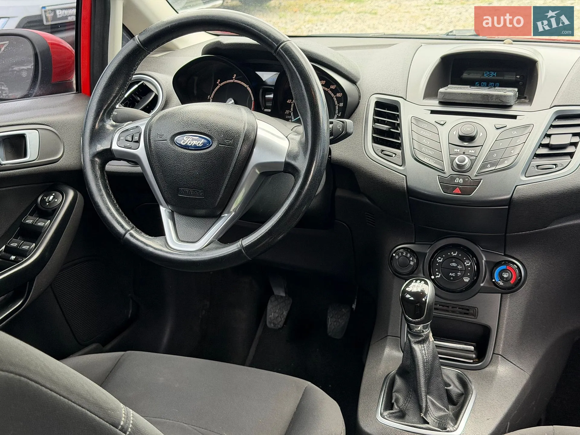 2013 Ford Fiesta - мініатюра 25