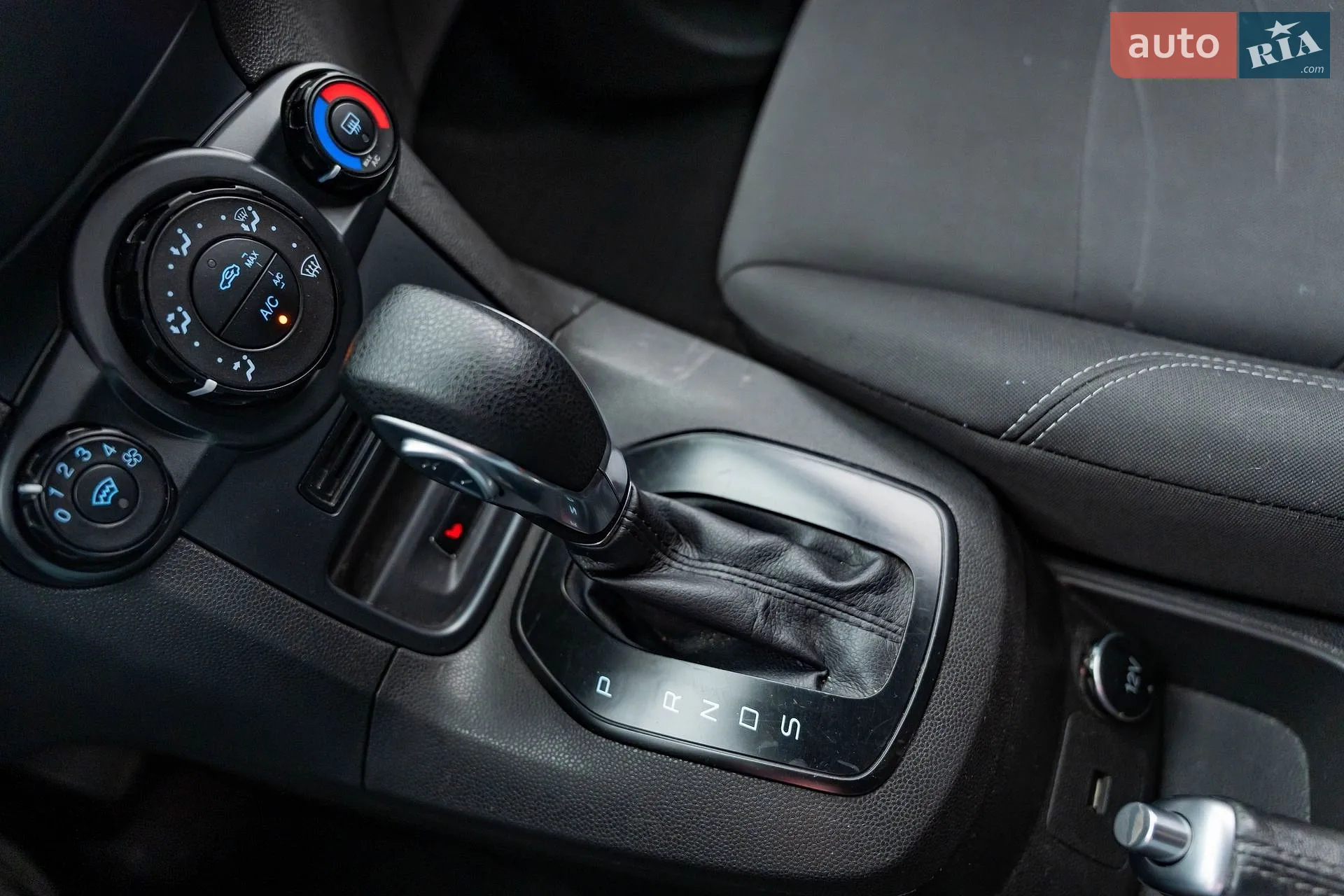 2017 Ford Fiesta - мініатюра 17
