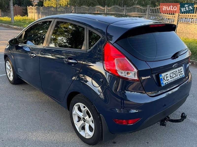 Хетчбек Ford Fiesta 2016 в Дніпрі