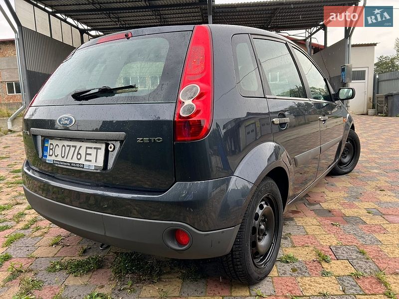 Хэтчбек Ford Fiesta 2008 в Болехове