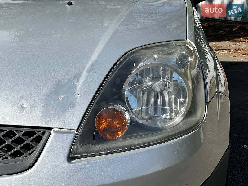 Хэтчбек Ford Fiesta 2008 в Киеве