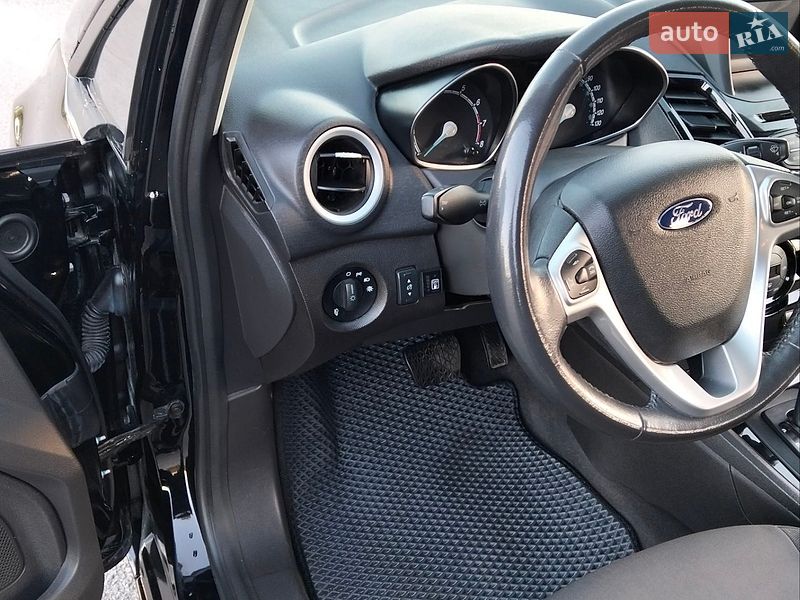 Хетчбек Ford Fiesta 2016 в Вінниці