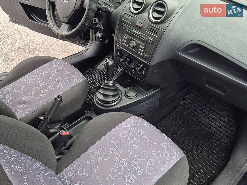 Хэтчбек Ford Fiesta 2006 в Жмеринке
