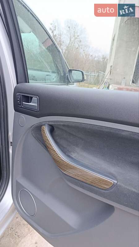 Минивэн Ford Focus C-Max 2007 в Киеве