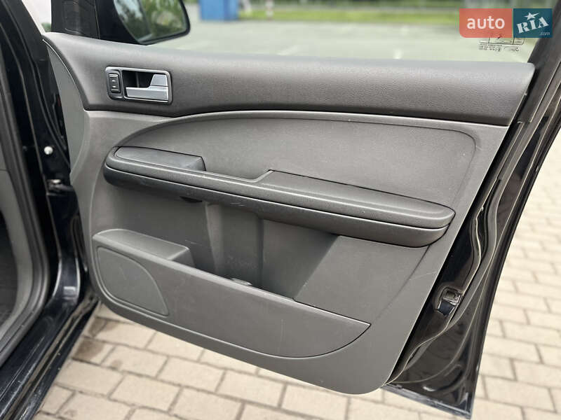 Мінівен Ford Focus C-Max 2006 в Дубні