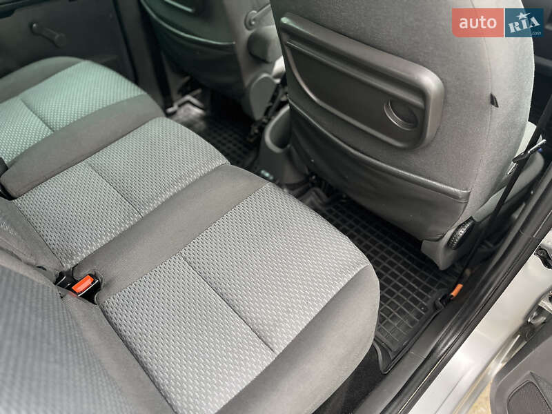 Мінівен Ford Focus C-Max 2005 в Чернівцях