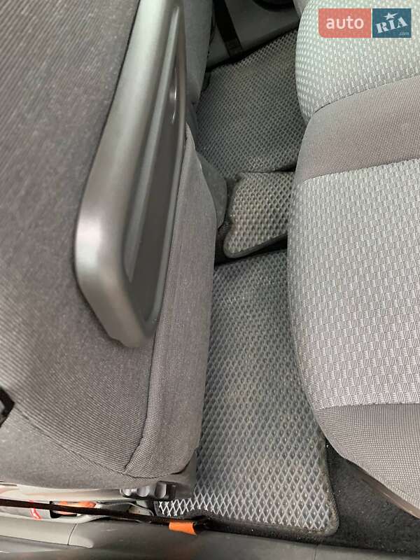 Минивэн Ford Focus C-Max 2006 в Вараше фото 16 Минивэн Ford Focus C-Max 2006 в Вараше