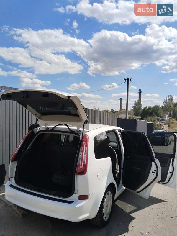 Минивэн Ford Focus C-Max 2007 в Первомайске