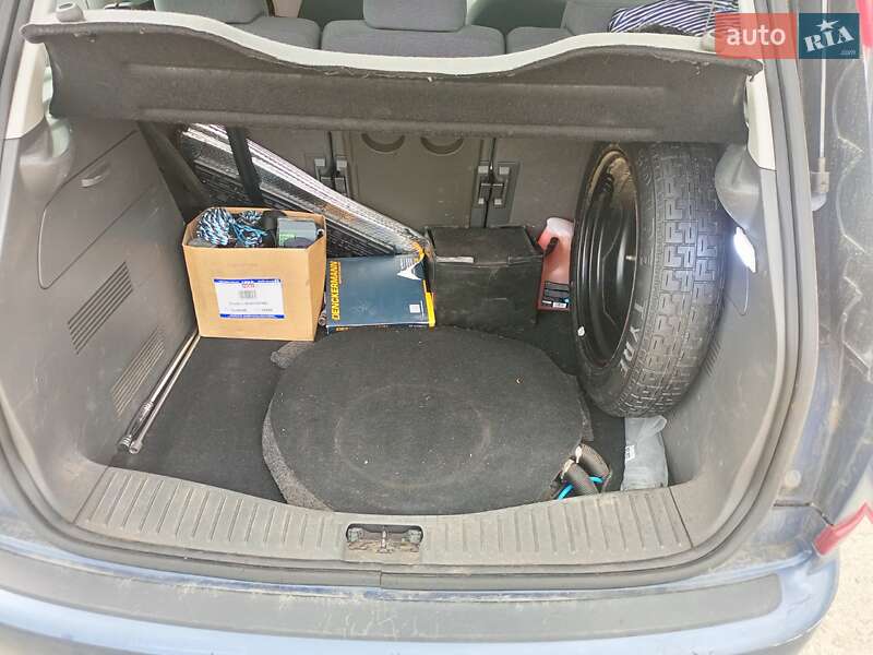 Минивэн Ford Focus C-Max 2006 в Голованевске