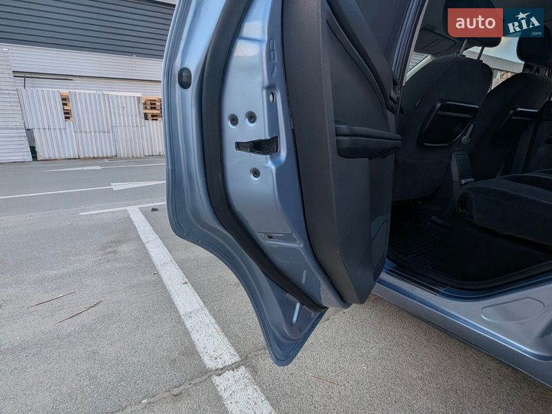 Минивэн Ford Focus C-Max 2006 в Киеве