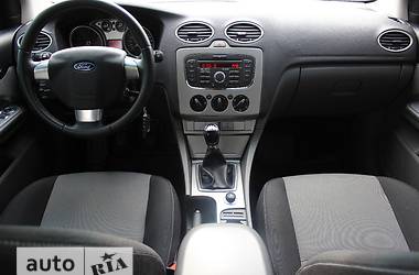Седан Ford Focus 2010 в 