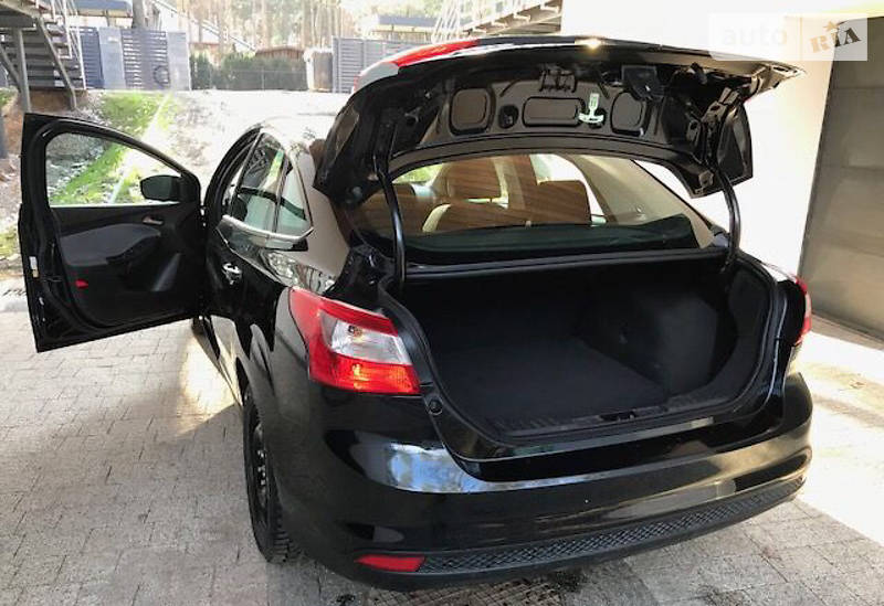 Ford Focus 2012 року