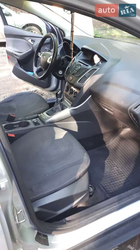 Седан Ford Focus 2013 в Киеве фото 2 Седан Ford Focus 2013 в Киеве