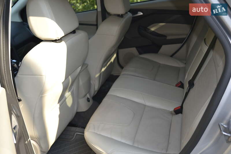 Хэтчбек Ford Focus 2012 в Днепре
