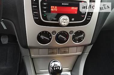 Хетчбек Ford Focus 2010 в 