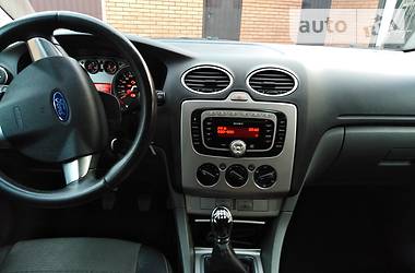 Хетчбек Ford Focus 2010 в 