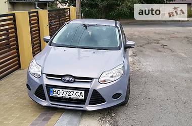 Хетчбек Ford Focus 2012 в 
