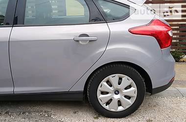 Хетчбек Ford Focus 2012 в 