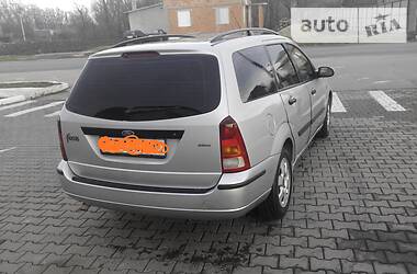 Універсал Ford Focus 2001 в Чернівцях