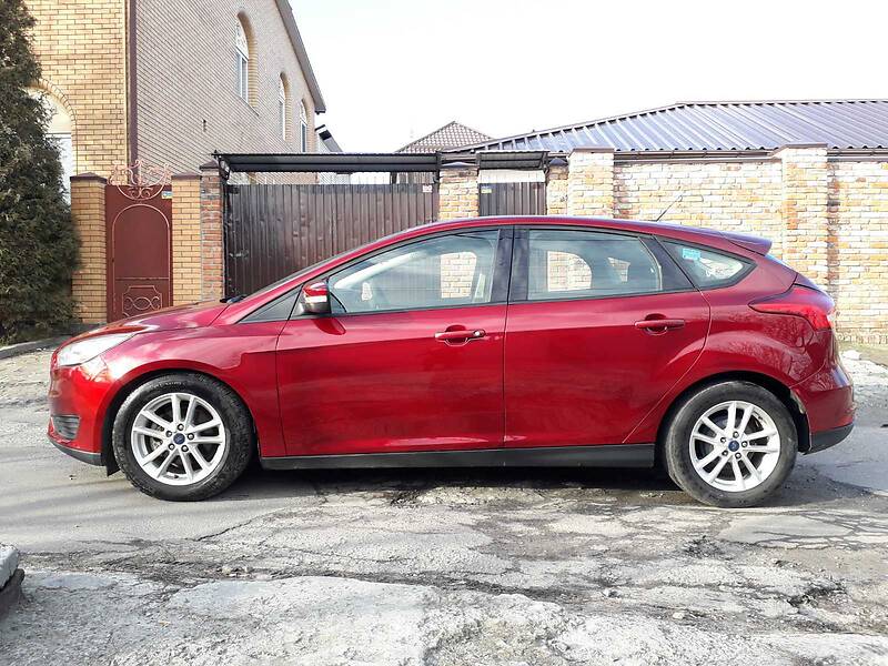 Хетчбек Ford Focus 2016 в Дніпрі