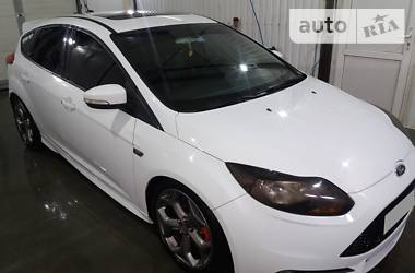 Хетчбек Ford Focus 2013 в 