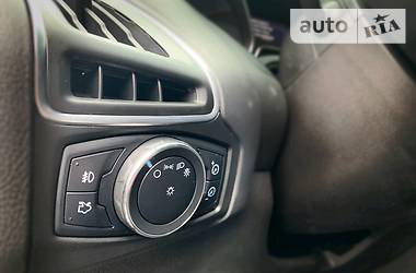 Хетчбек Ford Focus 2012 в 