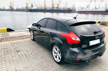 Хетчбек Ford Focus 2012 в 