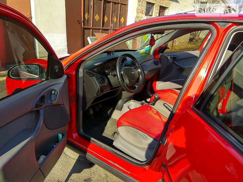 Хетчбек Ford Focus 1998 в Дрогобичі