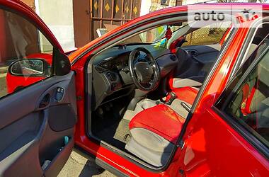 Хетчбек Ford Focus 1998 в 
