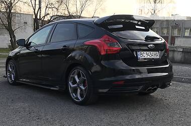 Хетчбек Ford Focus 2013 в 