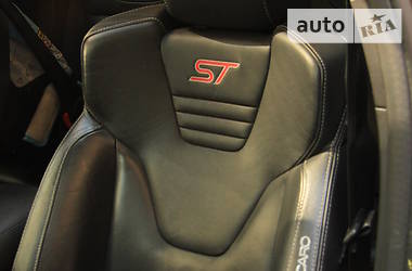 Хетчбек Ford Focus 2013 в 