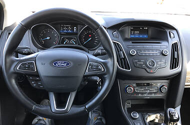 Хетчбек Ford Focus 2015 в 