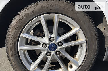 Хетчбек Ford Focus 2015 в 