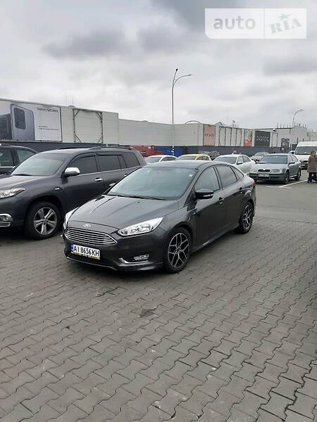 Седан Ford Focus 2015 в 