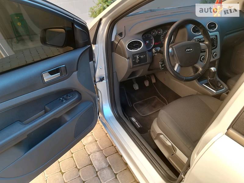 Хэтчбек Ford Focus 2007 в Мукачево