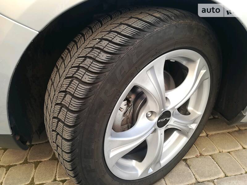 Хэтчбек Ford Focus 2007 в Мукачево