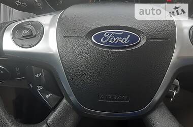 Седан Ford Focus 2014 в 