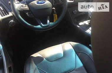 Седан Ford Focus 2015 в 