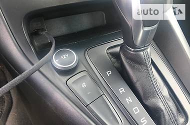 Седан Ford Focus 2015 в 